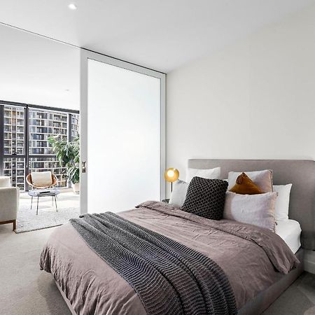 Luxuria Apartments - Fulton Lane Мелбърн Екстериор снимка
